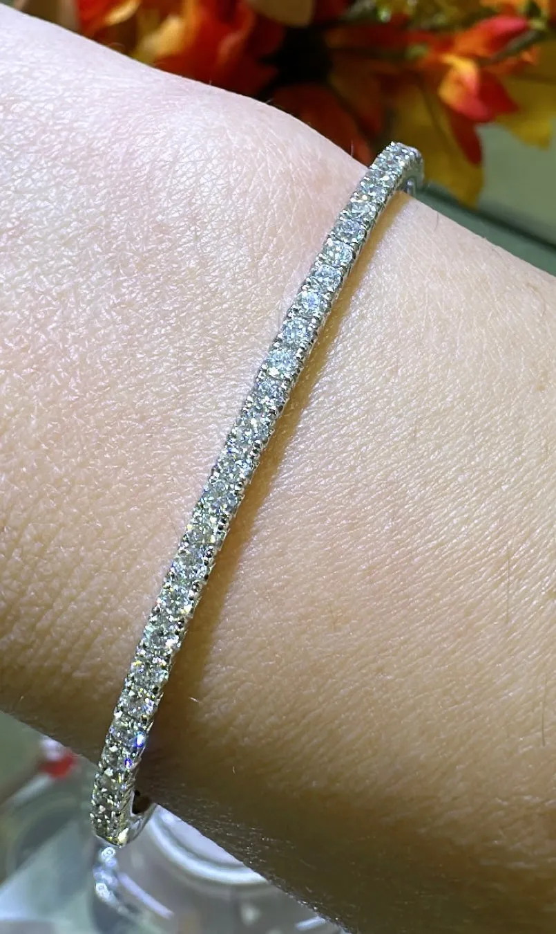 1.26ct tw Diamond Bangle Bracelet