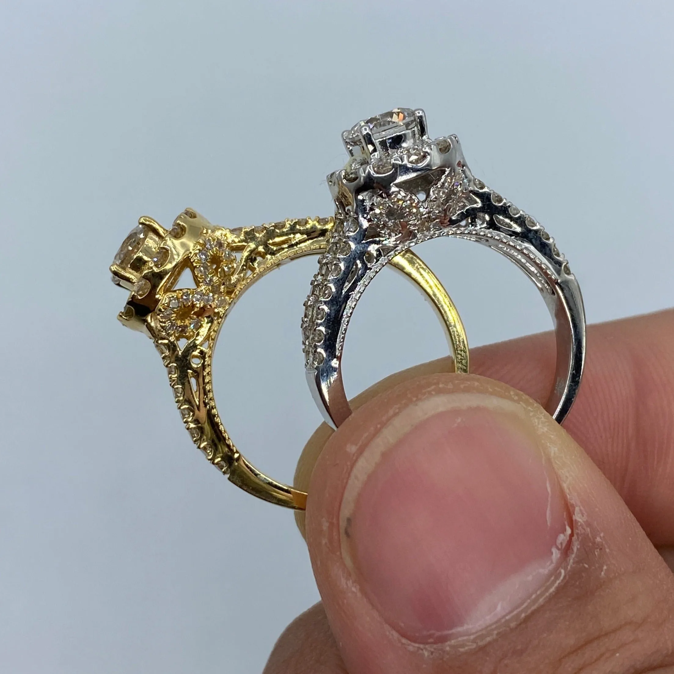 14K Large Circle Stone Diamond Engagement Ring