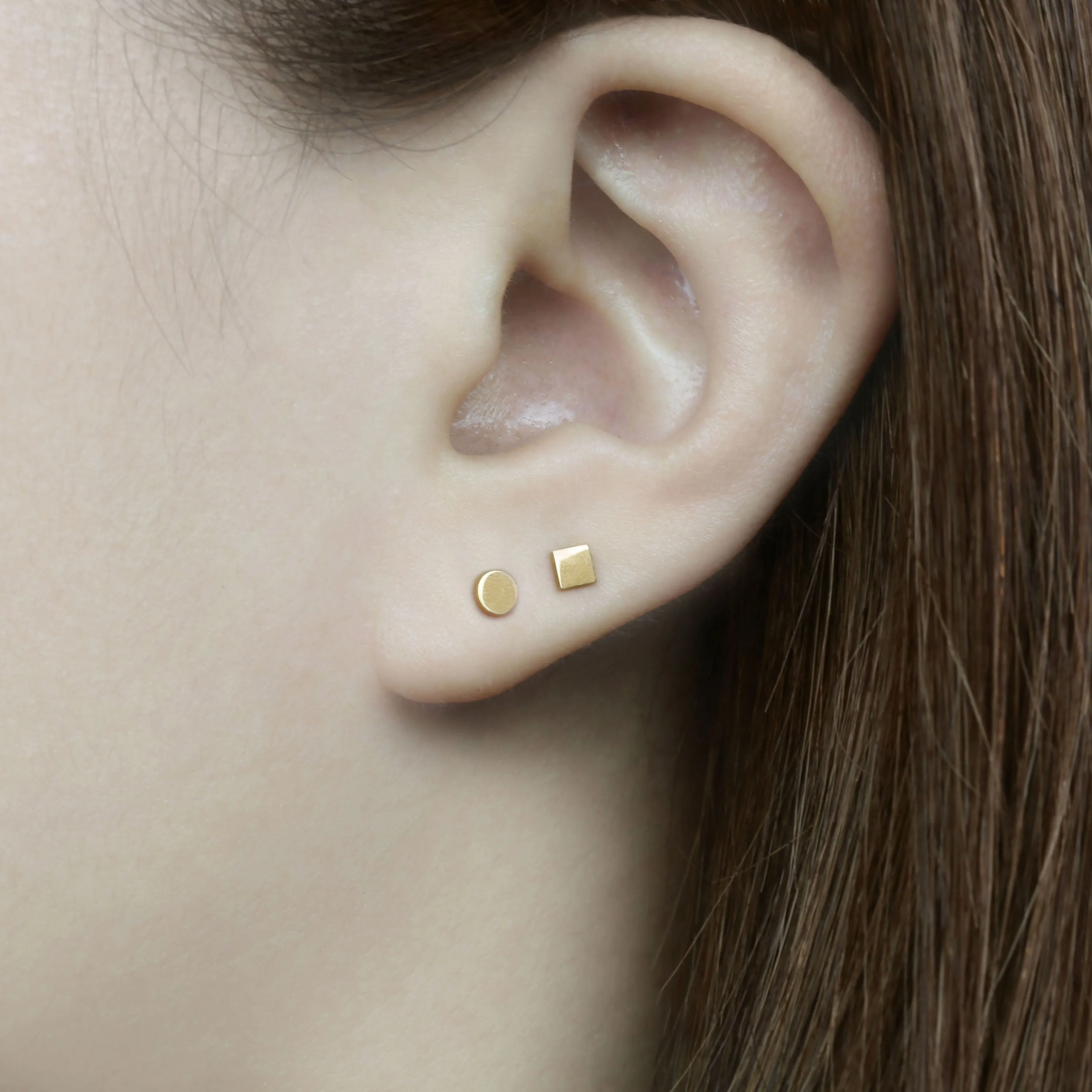 14k Solid Gold Circle Stud Earrings