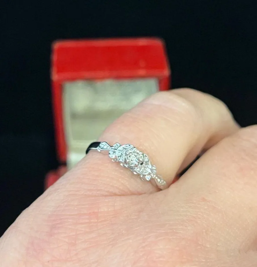 1940s 18ct White Gold Diamond Ring