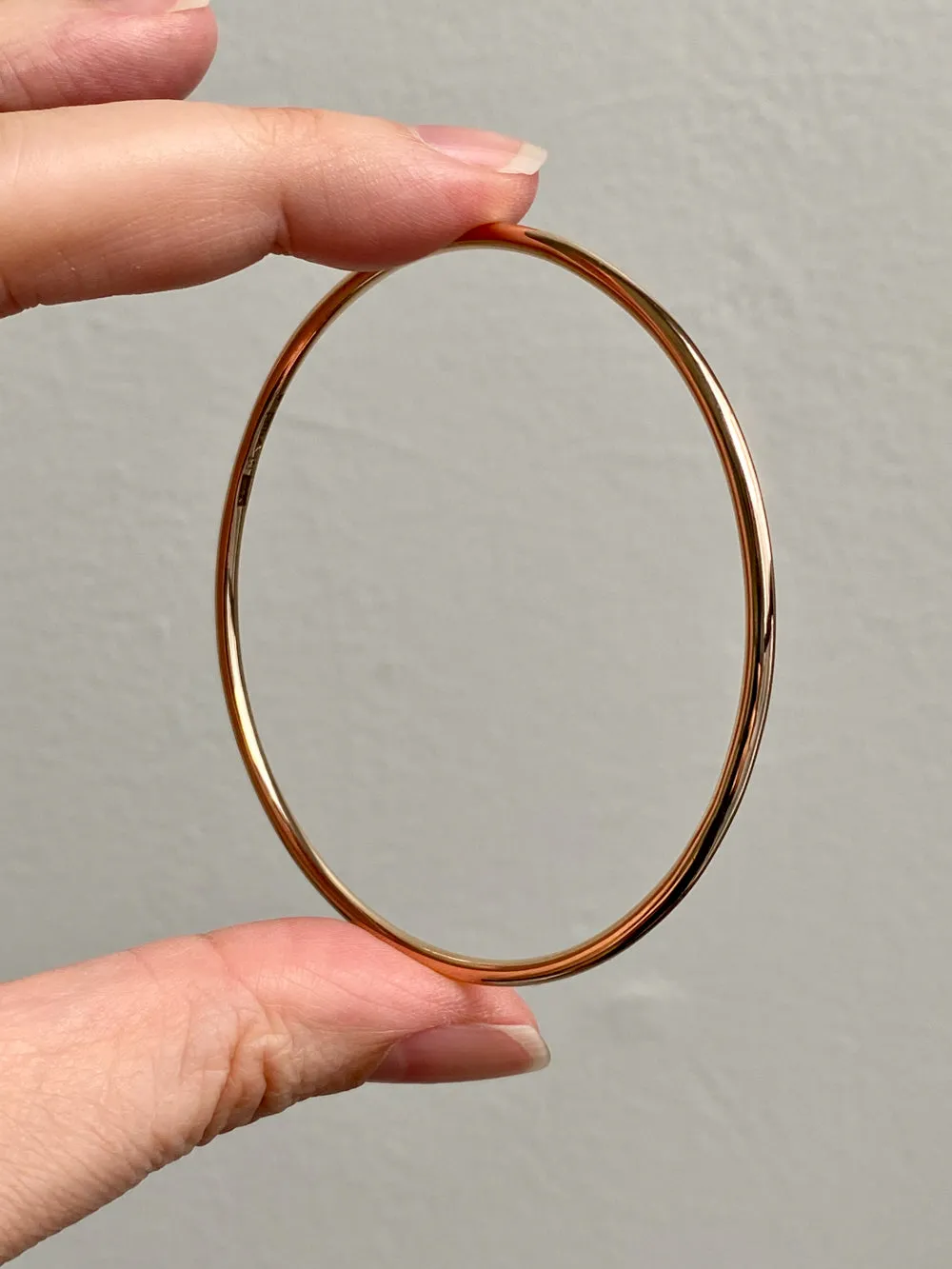 1955 Swedish Vintage 18k Gold Round Circular Solid Bangle - 7.9 inch interior circumference