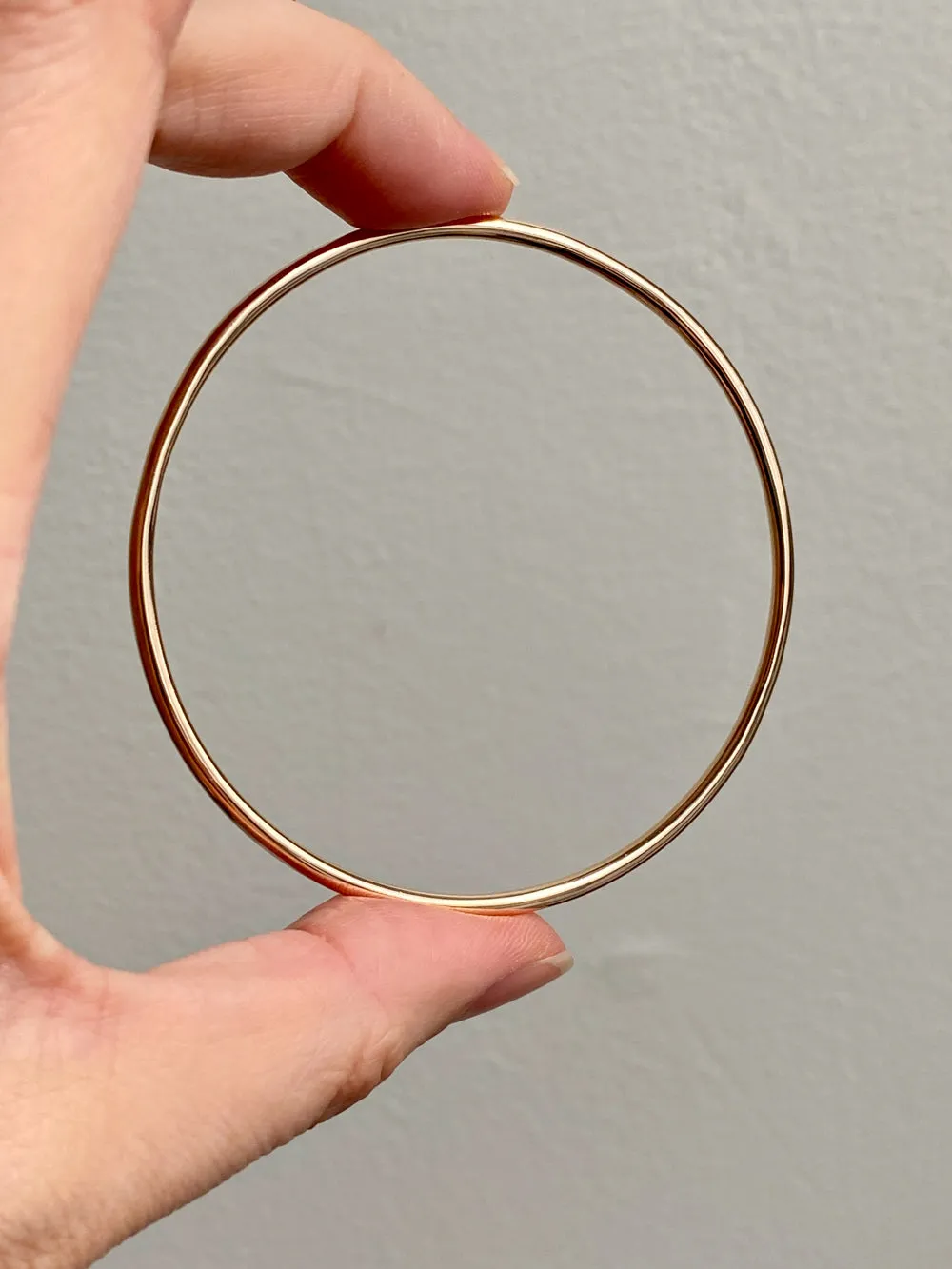1955 Swedish Vintage 18k Gold Round Circular Solid Bangle - 7.9 inch interior circumference