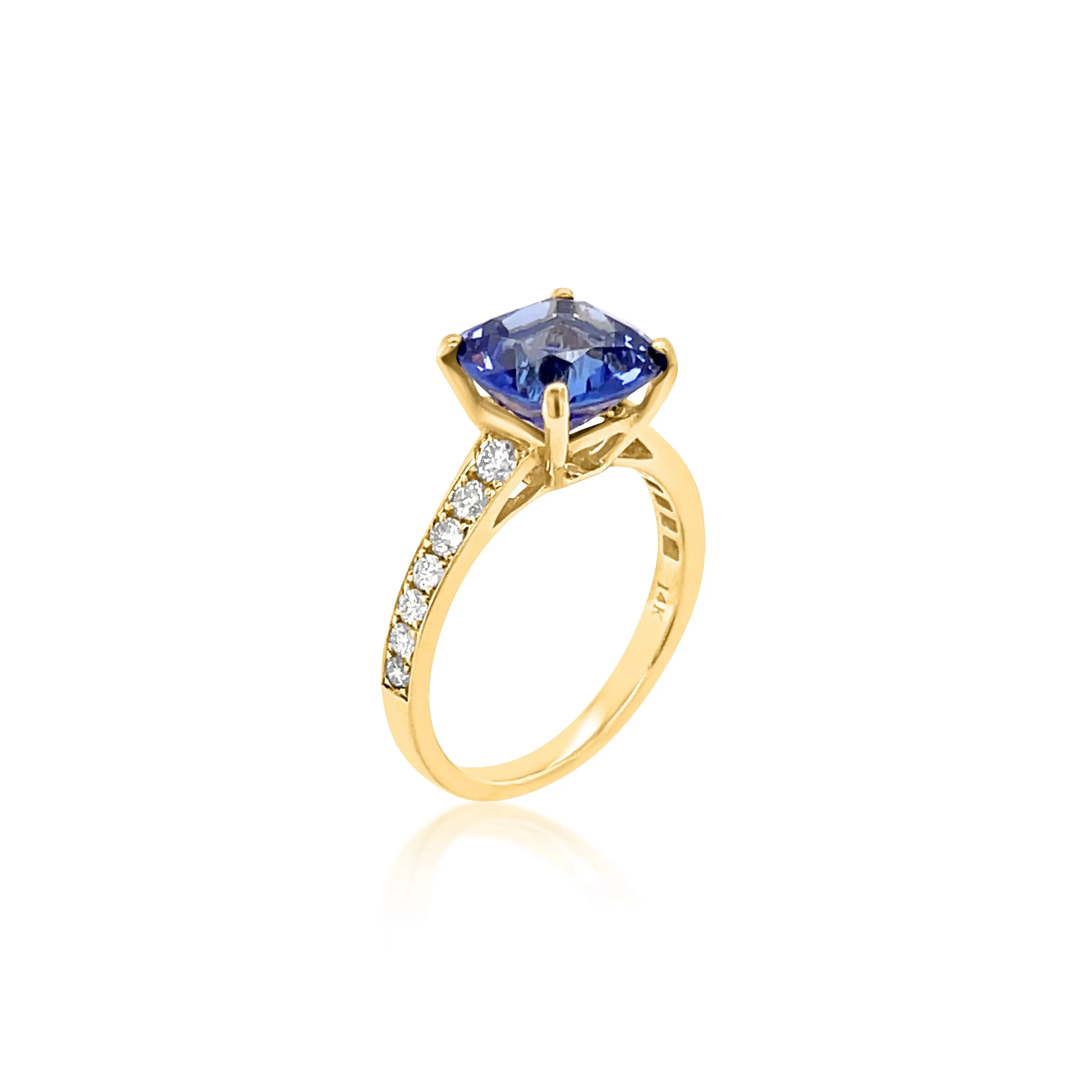 3.25 Carat Tanzanite & 0.38 Carat Diamond Ring in 14k Yellow Gold