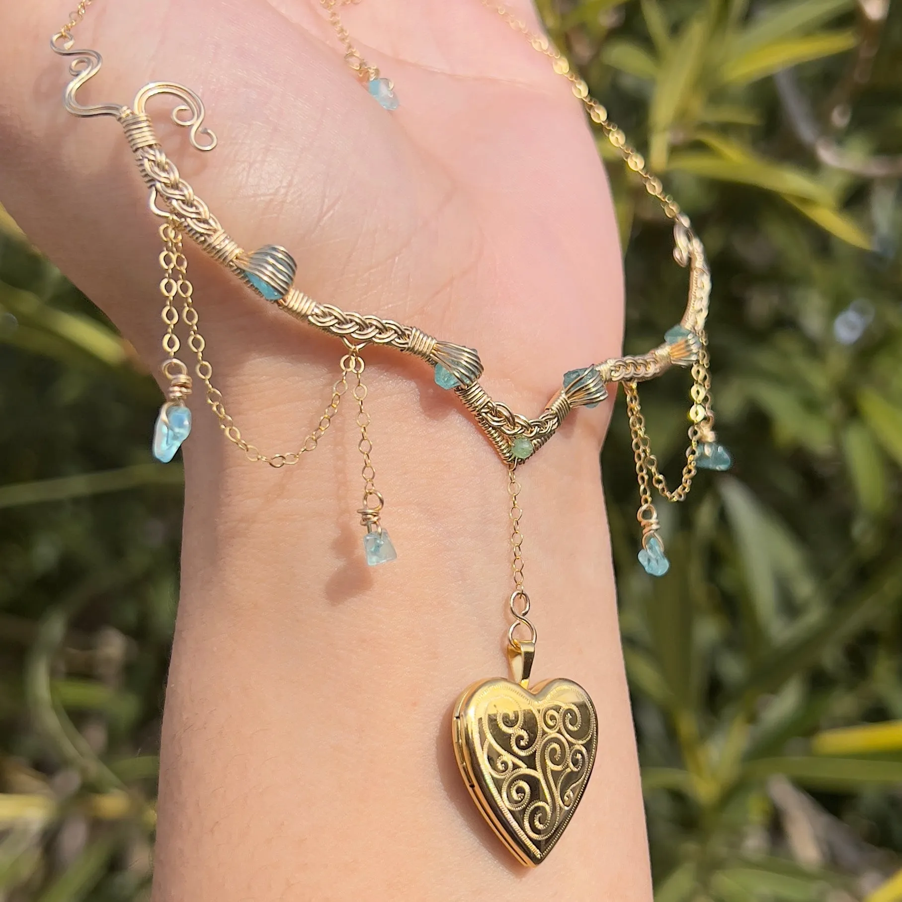 Astraea Lovers Locket Blue Apatite 14KGF ✵