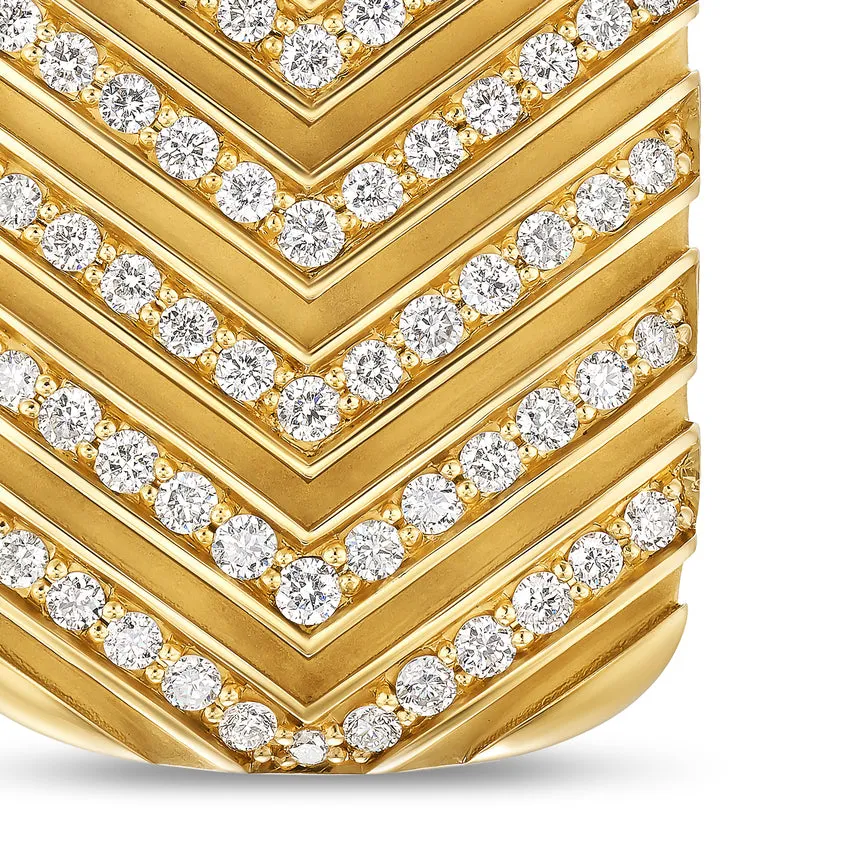 Chevron Tag in 18K Yellow Gold with Diamonds, 27mm