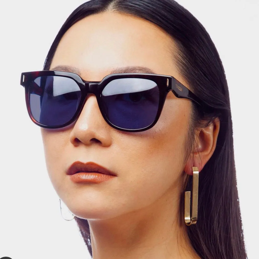 Dew frontal linear drop earring