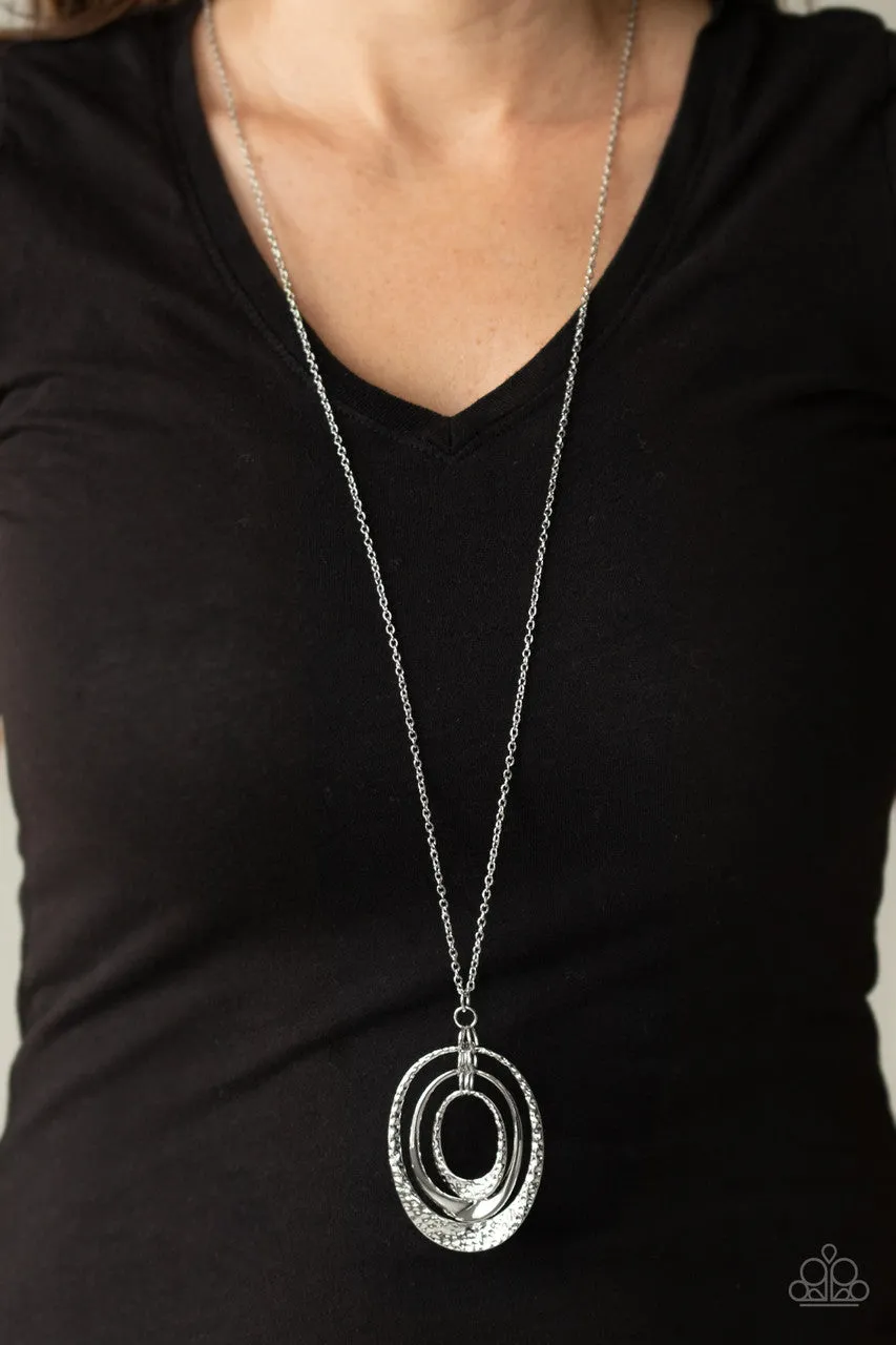 Dizzying Decor Silver Paparazzi Necklace