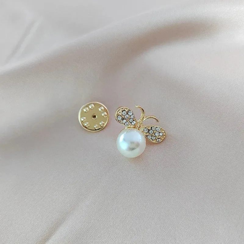 Fashion Pearl Leaf Rhinestone Brooches For Women Elegant Metal Fixed Clothing Pins Daily Jewelry Accessories