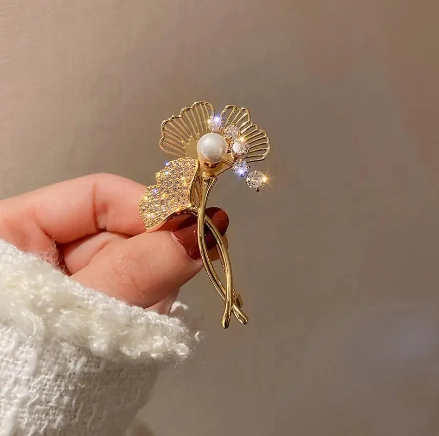 Fashion Pearl Leaf Rhinestone Brooches For Women Elegant Metal Fixed Clothing Pins Daily Jewelry Accessories