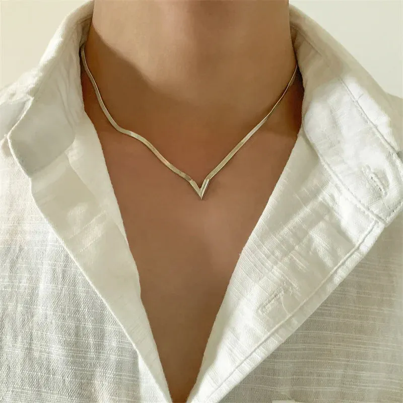 Flat Snake Clavicle Chain Necklace for Male Creative V Shape Pendant Choker Jewelry Accessories Steampunk Men