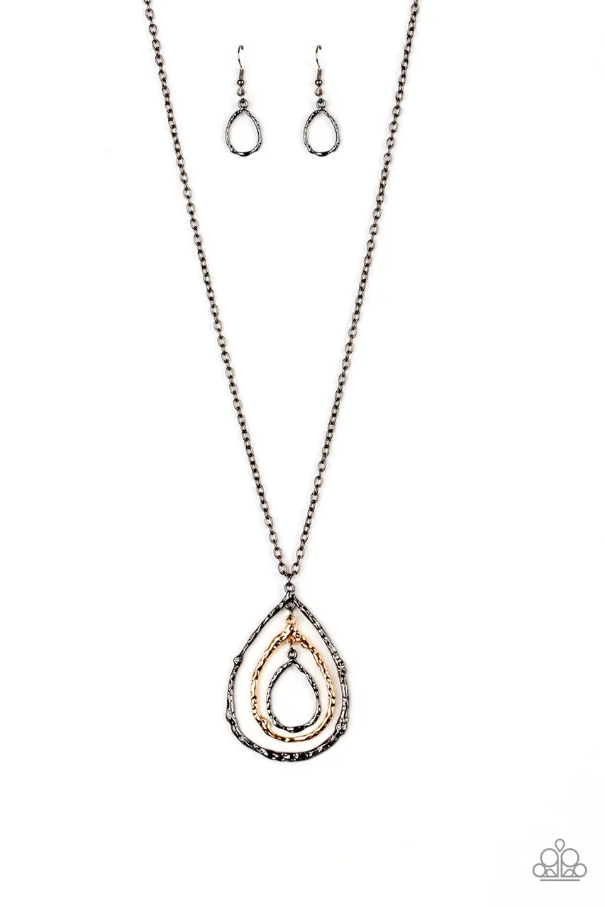 Going for Grit Black Paparazzi Necklace