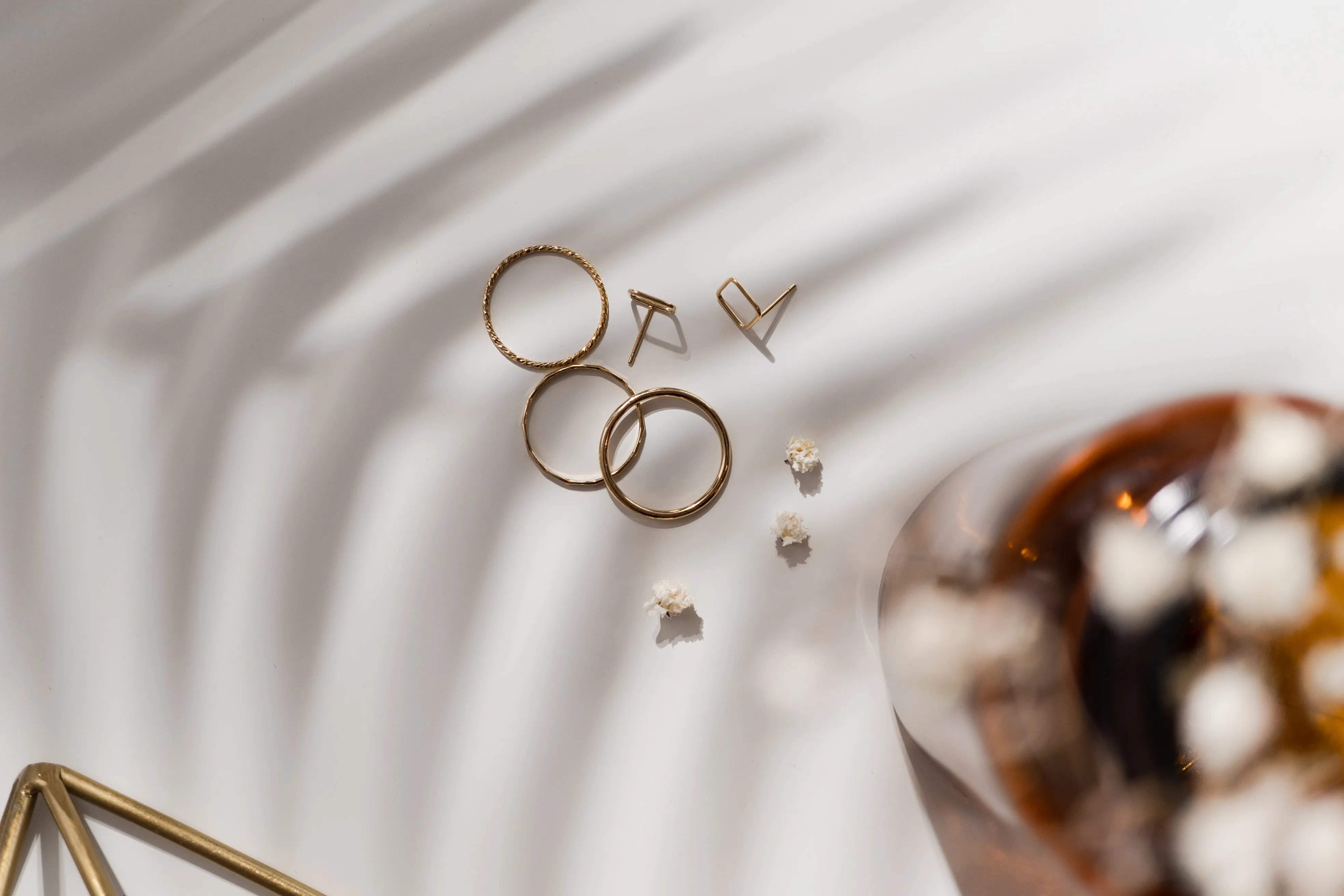 HAMMERED THIN RING