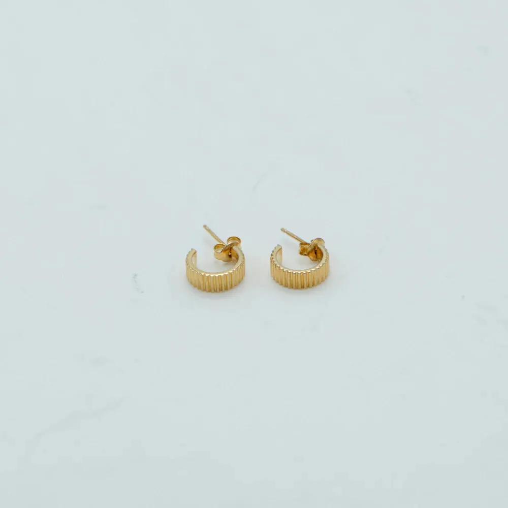 Lines Hoop Studs - Gold