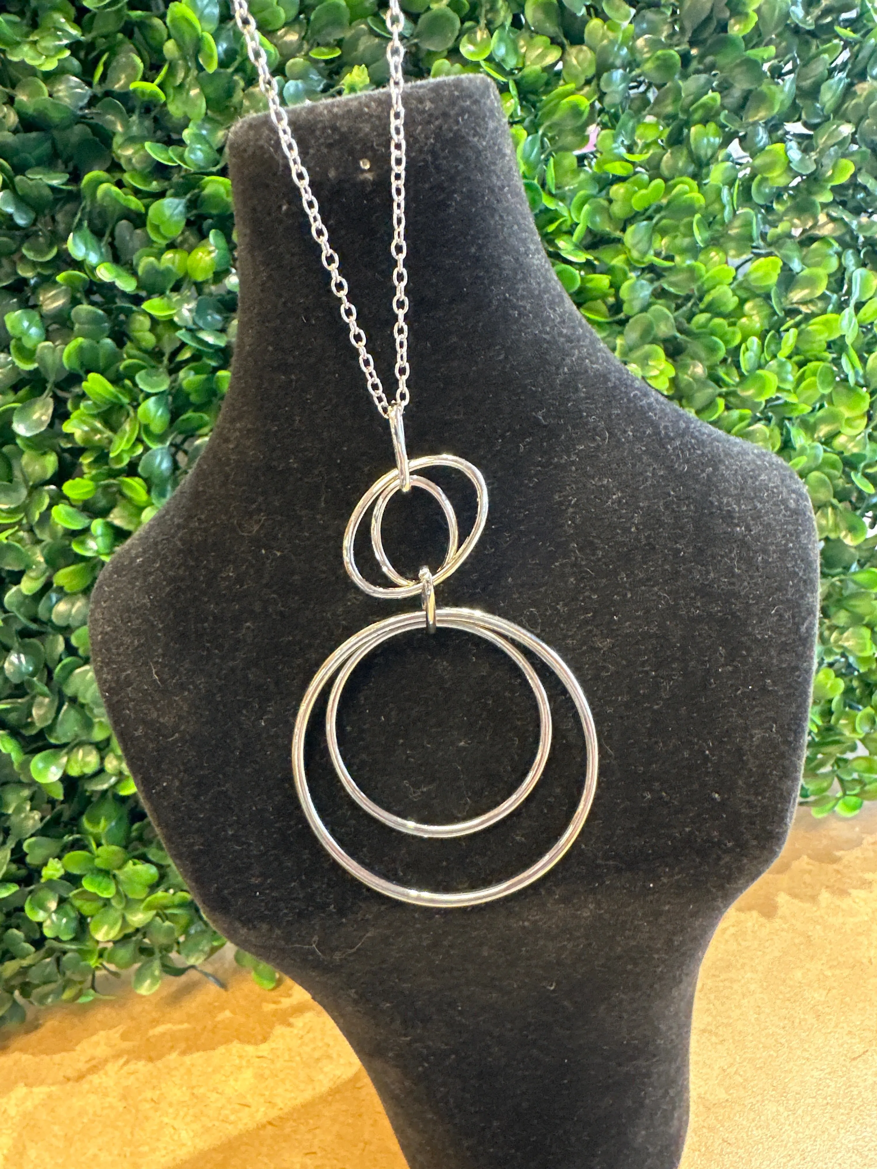 LONG NECKLACES