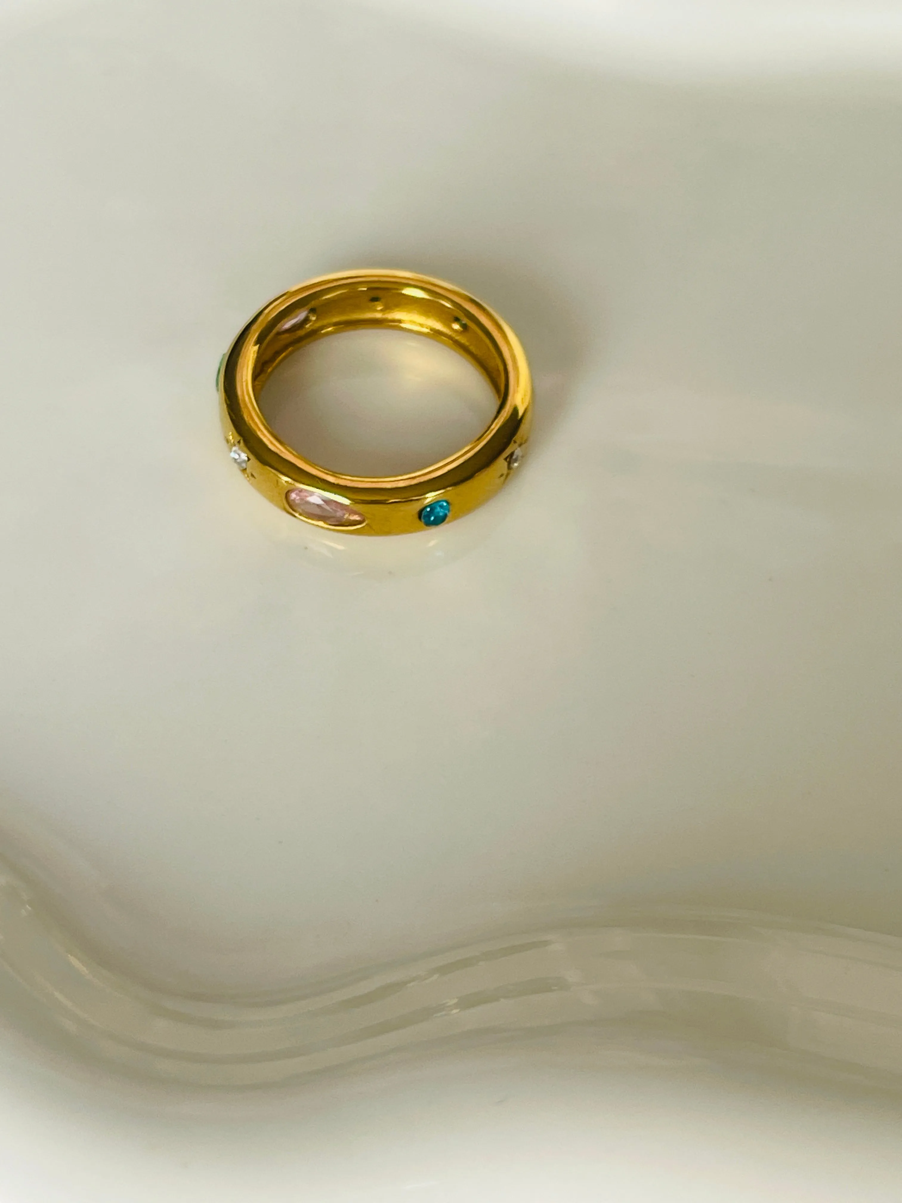 Minimalist stainless steel jewelry zircon plated 18k gold wedding rings for women