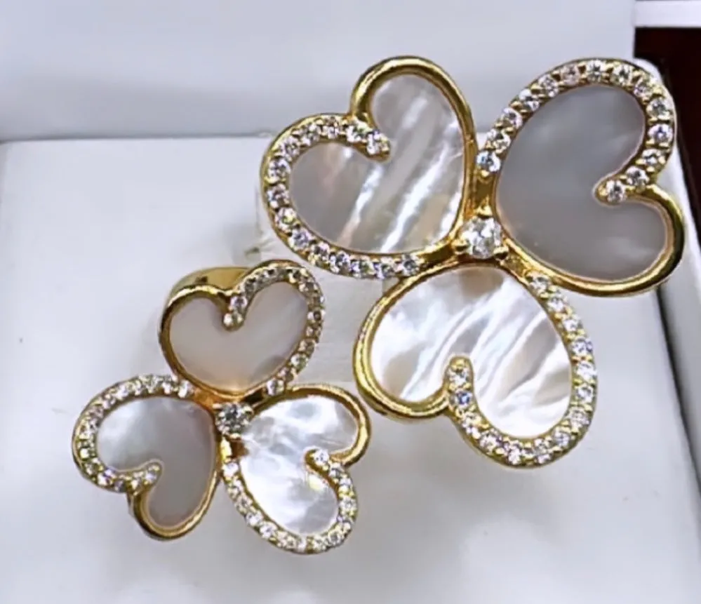 Mother of Pearl Heart Ring with Diamond