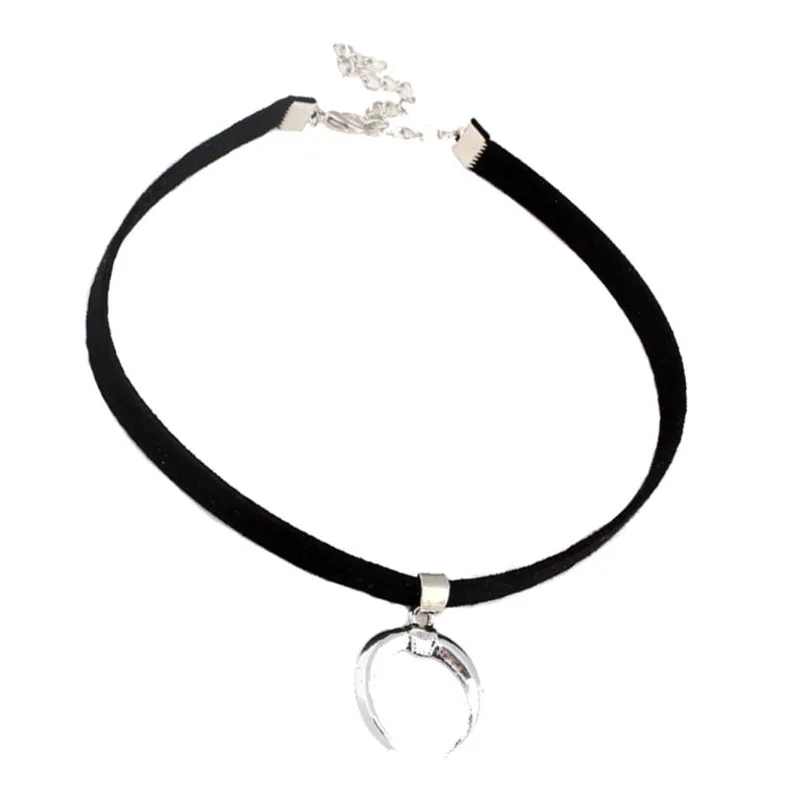 "MOON-SHAPED CLAVICLE" NECKLACE D042303