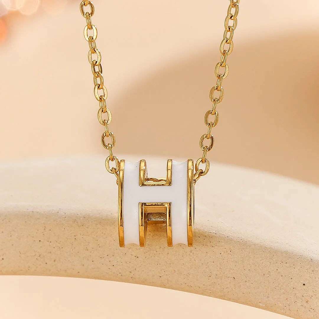 REET PEHAL - Haloed Sophistication Pendant "H" White