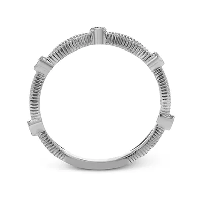 Right Hand Ring in 18k Gold with Diamonds