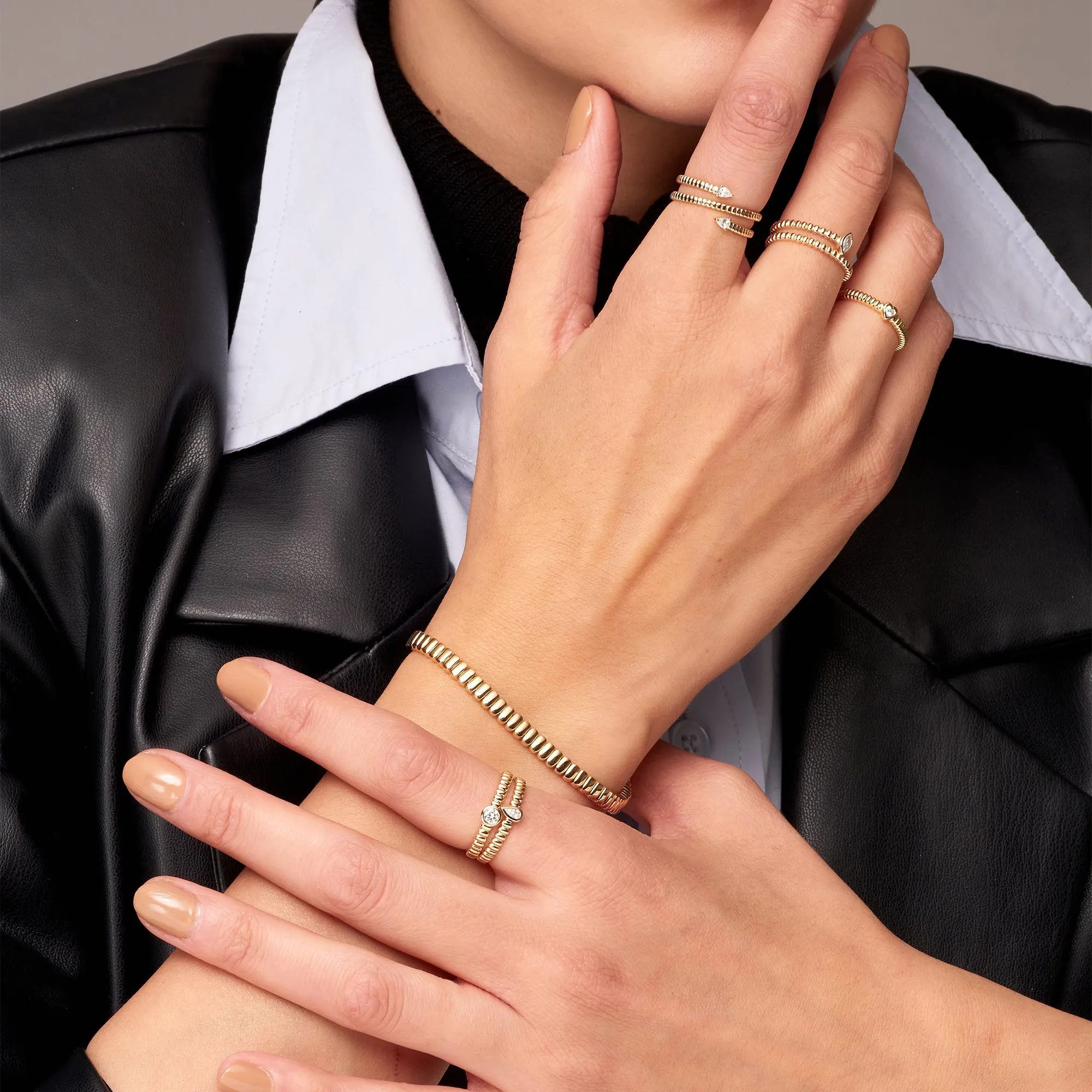 ROUND DIAMOND BEZEL COIL TEXTURE RING