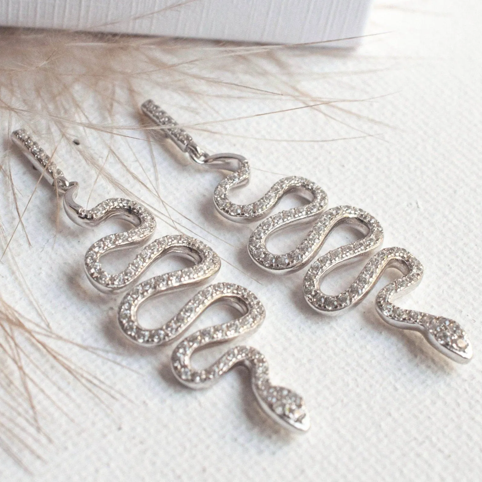 Serpentin Dream Snake Drop Earrings