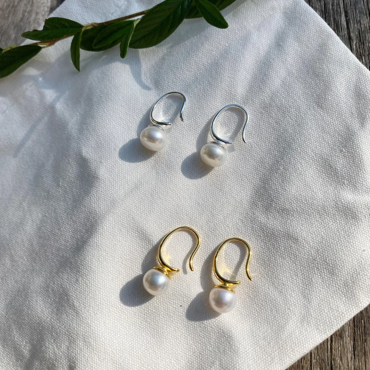 [Silver 925] Minimalist Freshwater Pearl Hook Drop Earrings