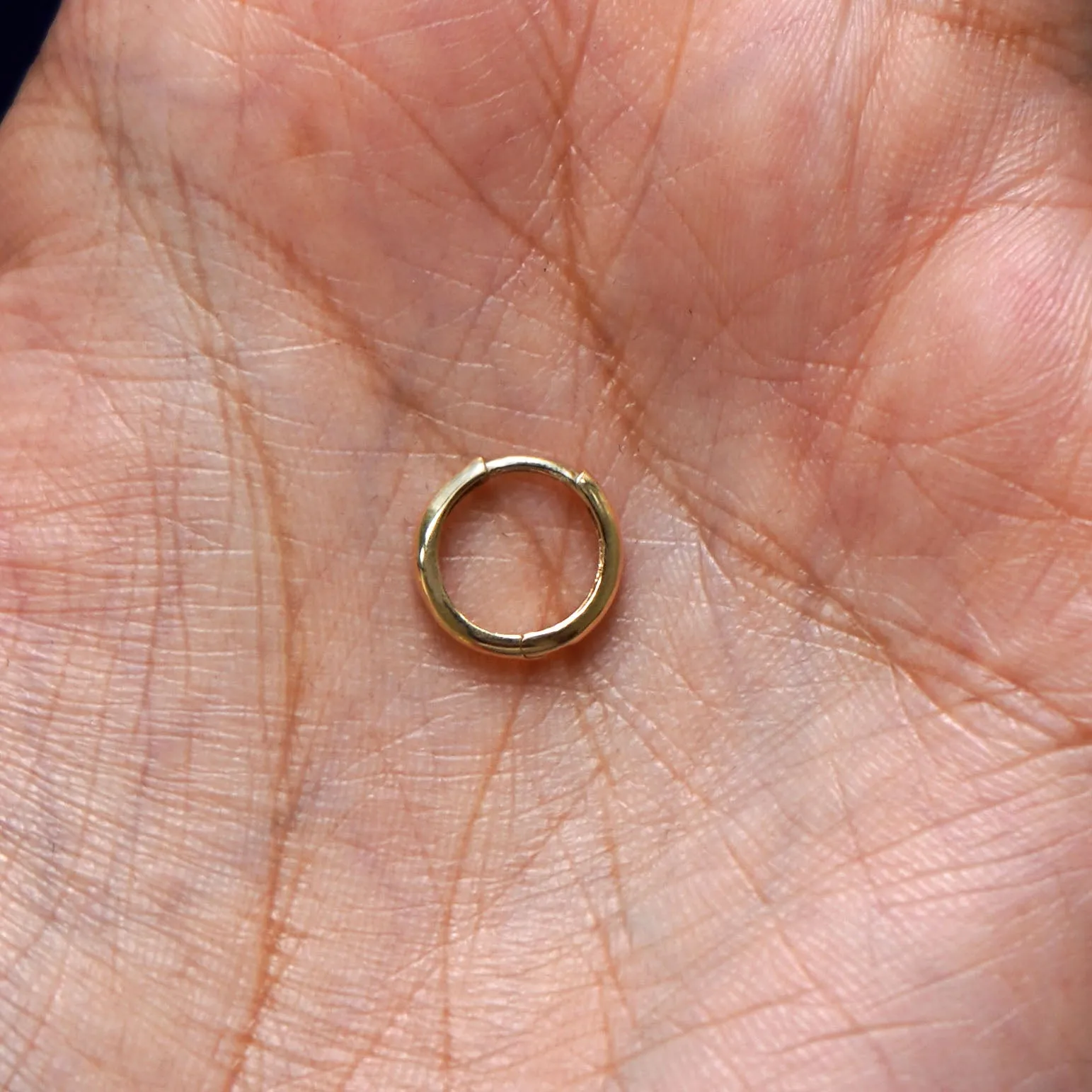 Small Curvy Huggie Hoops