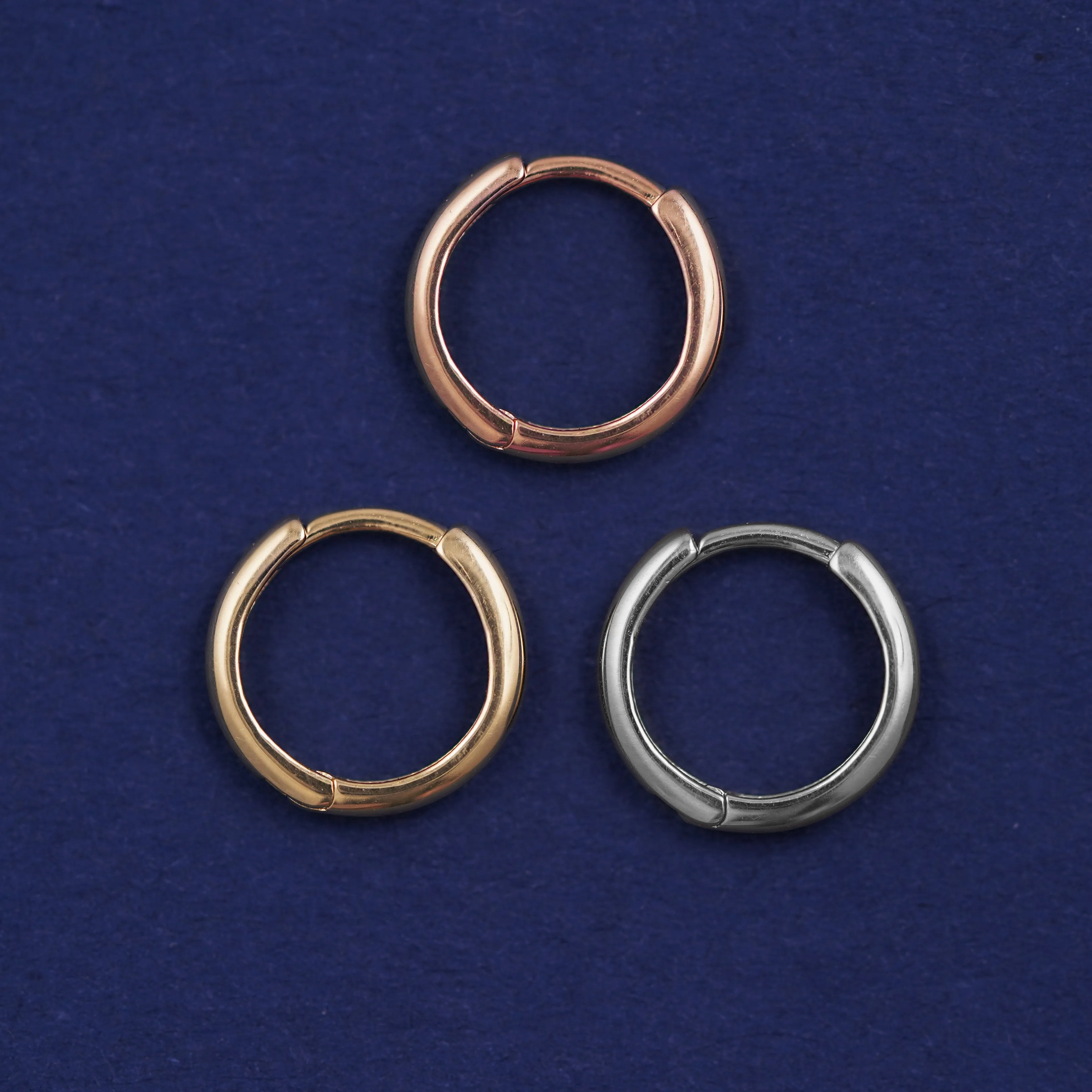 Small Curvy Huggie Hoops