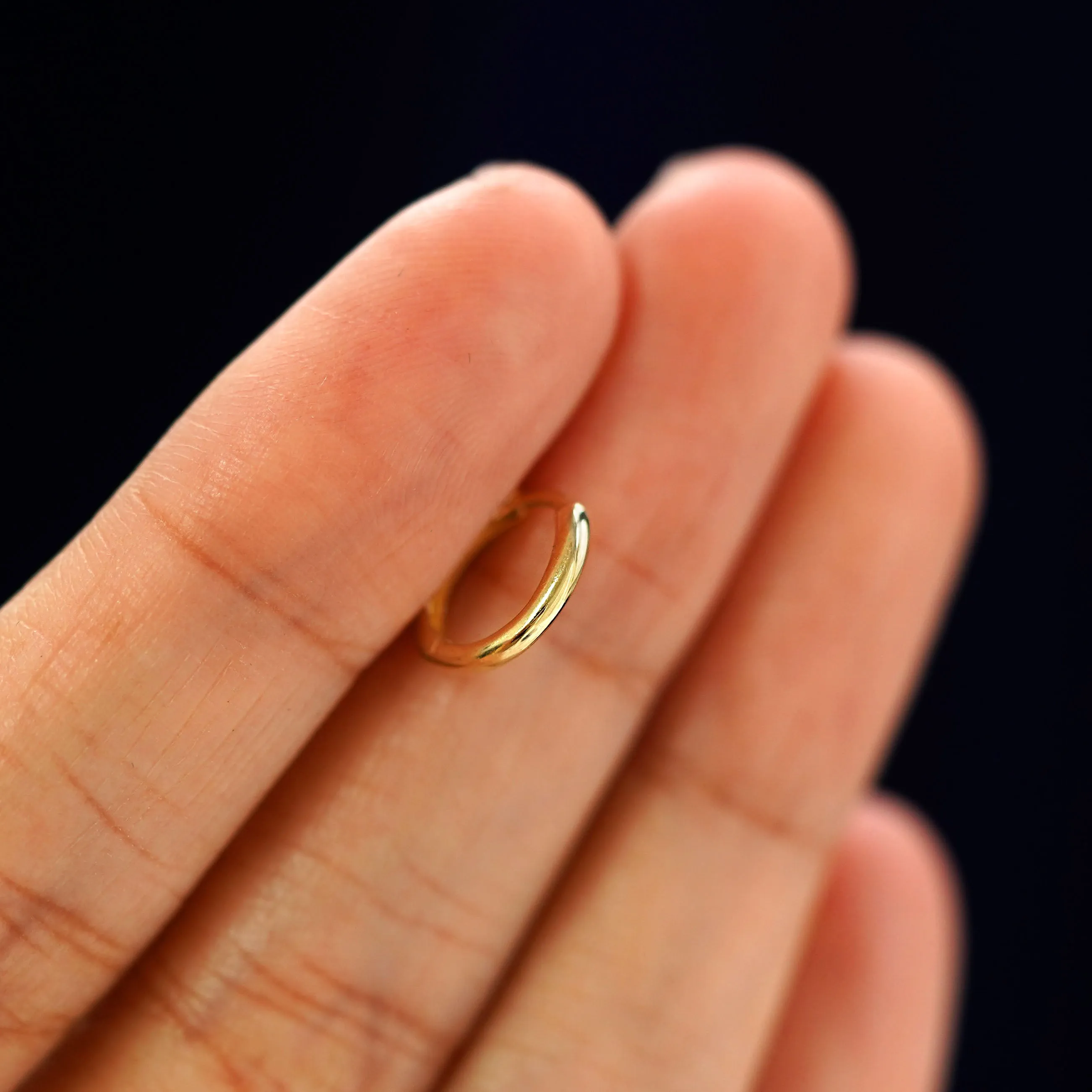Small Curvy Huggie Hoops