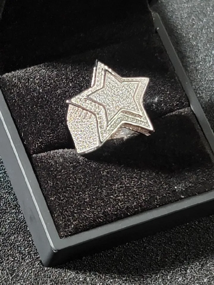 STAR SHAPED 3D RING