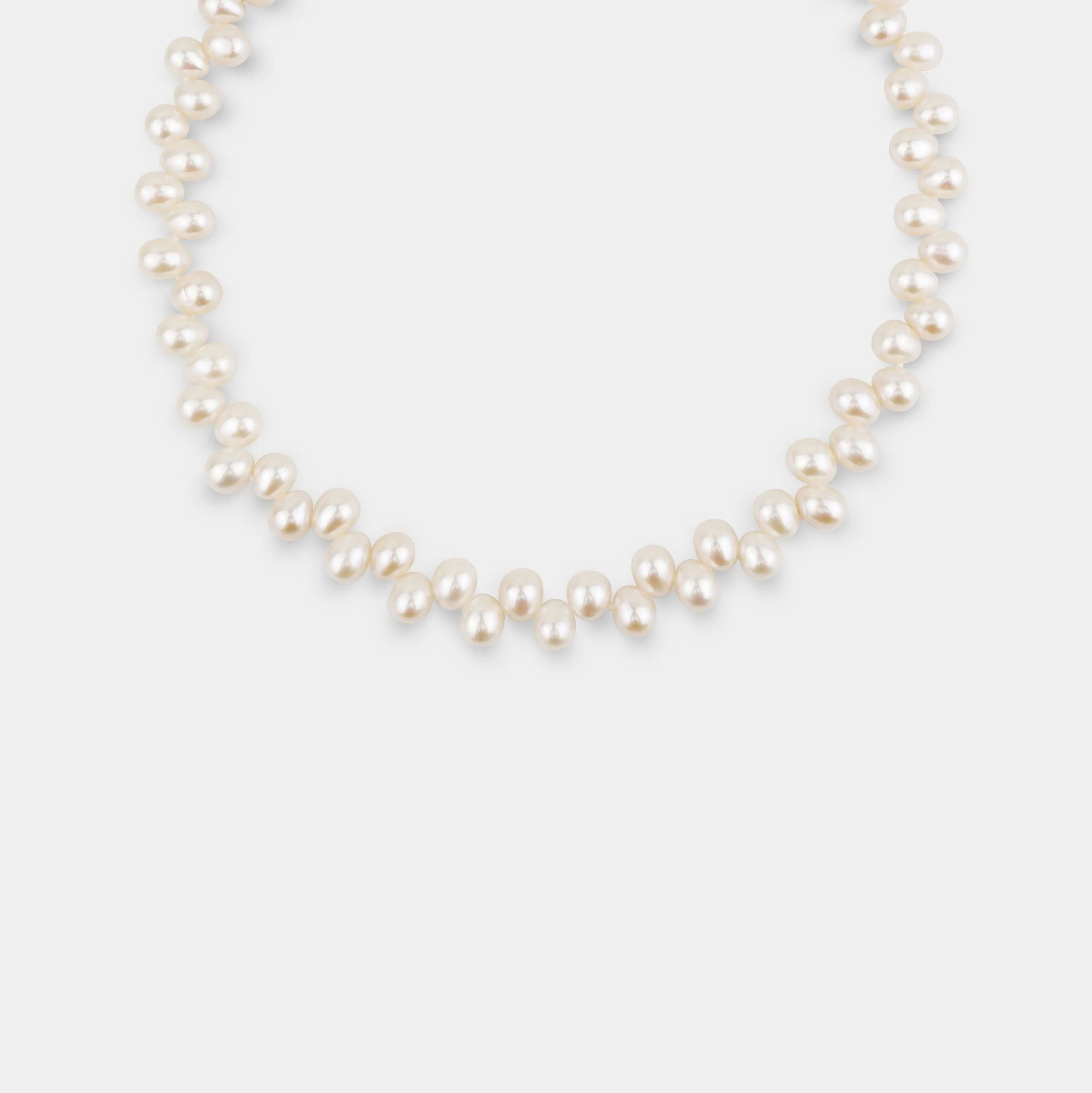 THE TWISTED PEARL CHOCKER
