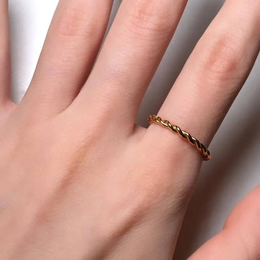 TWIST RING