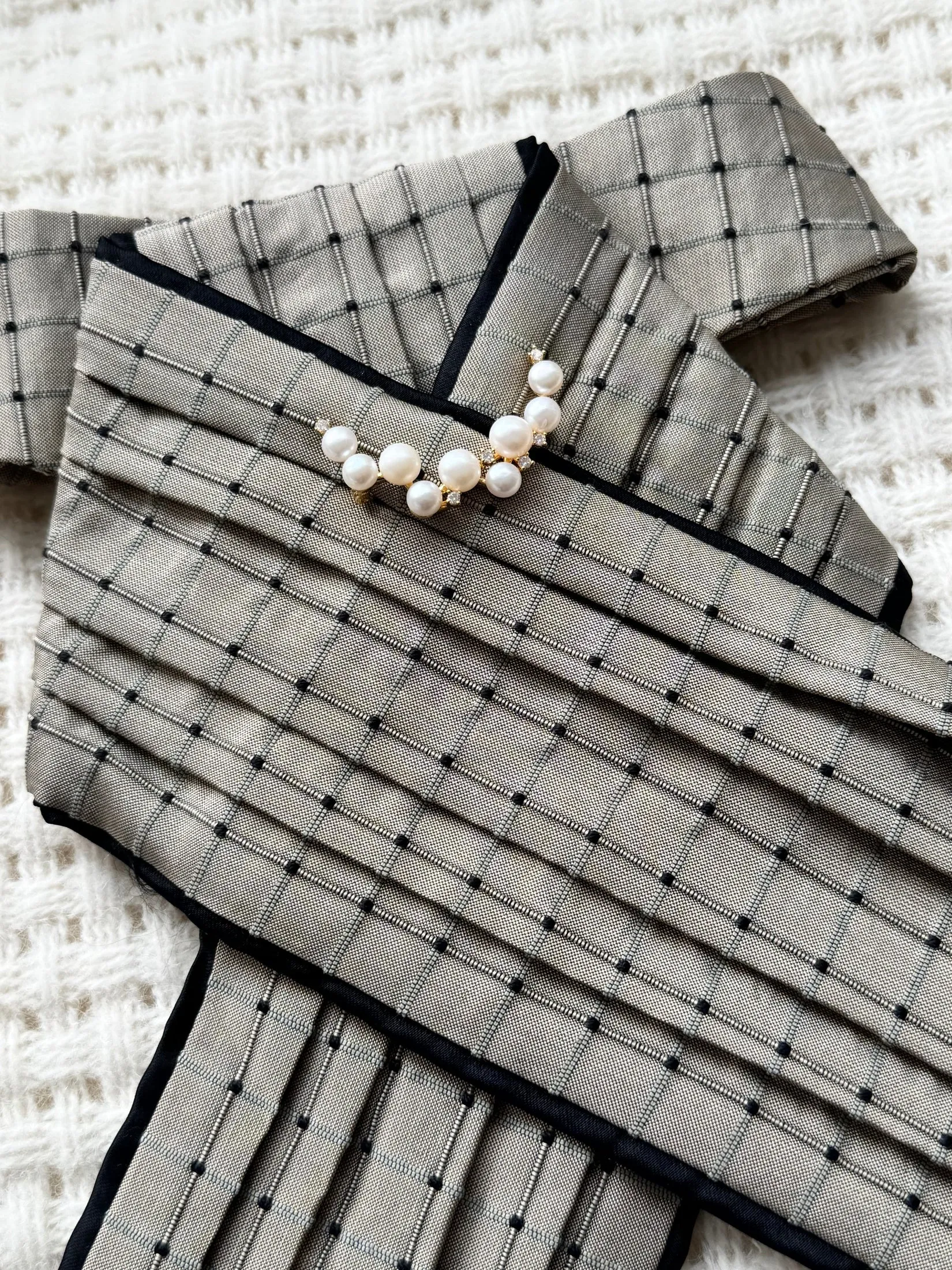 Various stock pins | brooches