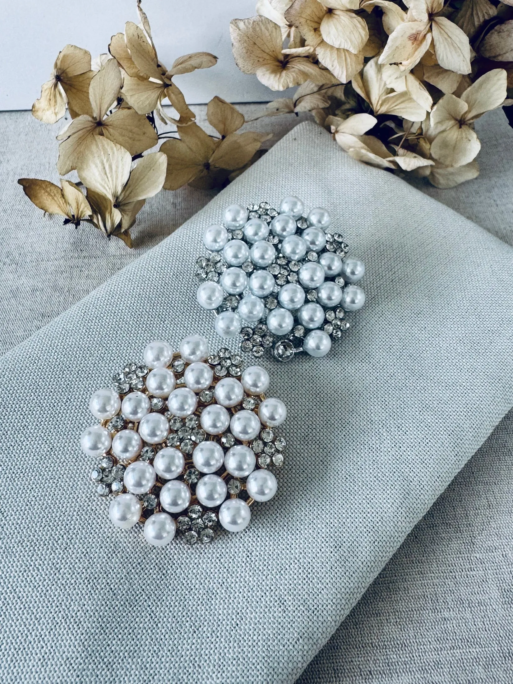 Various stock pins | brooches
