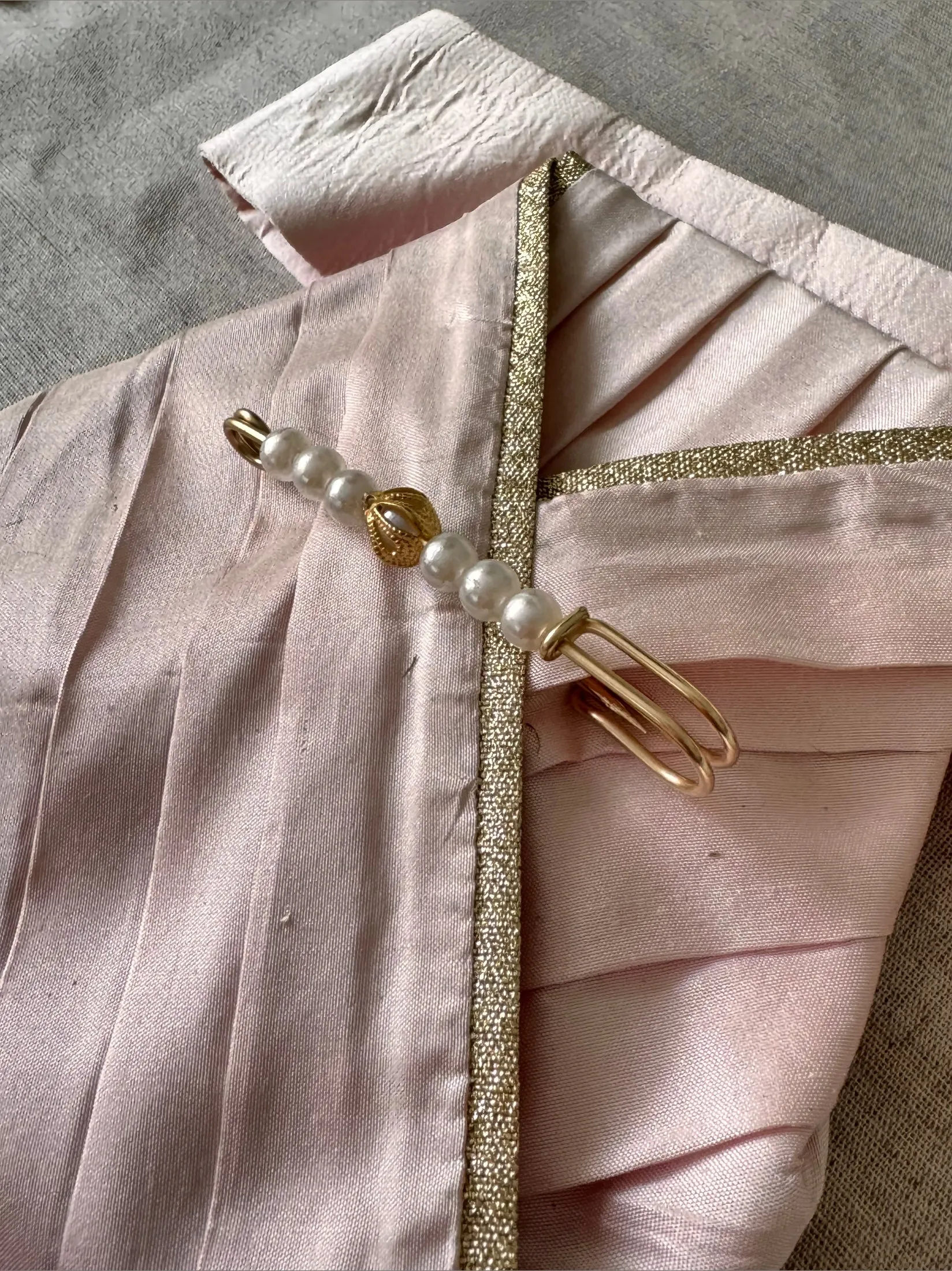 Various stock pins | brooches