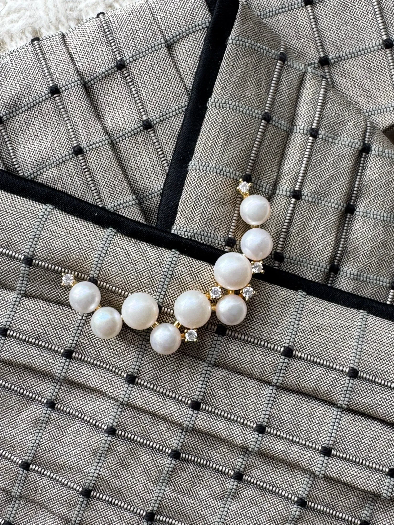 Various stock pins | brooches