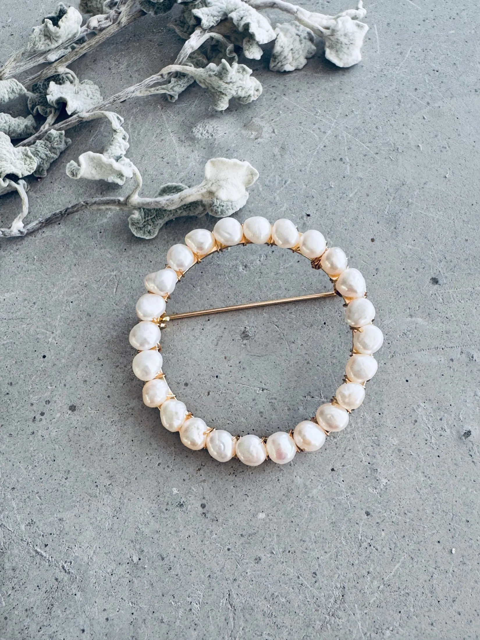 Various stock pins | brooches