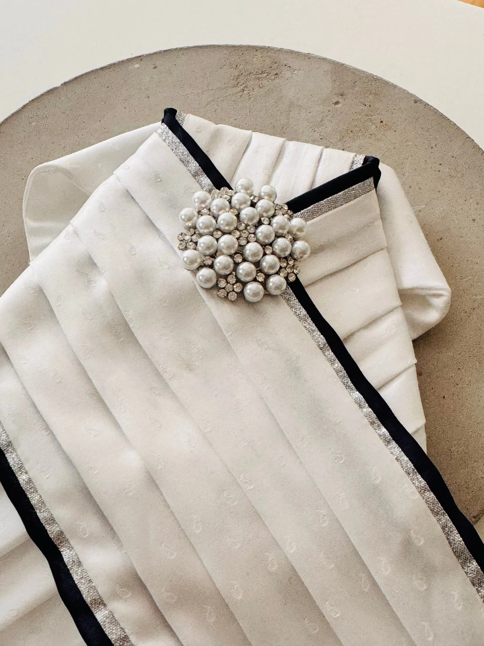 Various stock pins | brooches