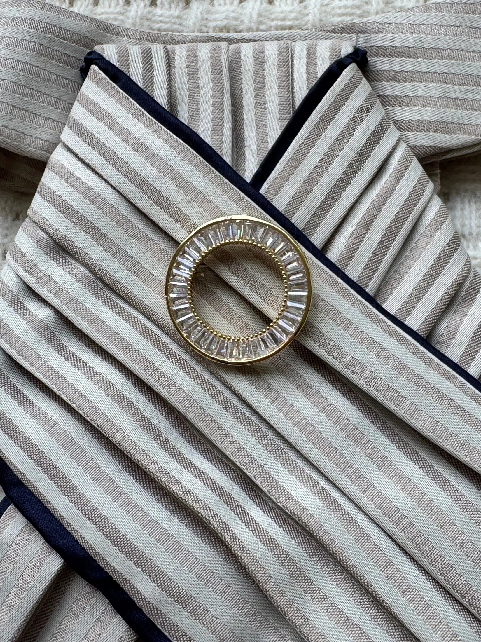 Various stock pins | brooches