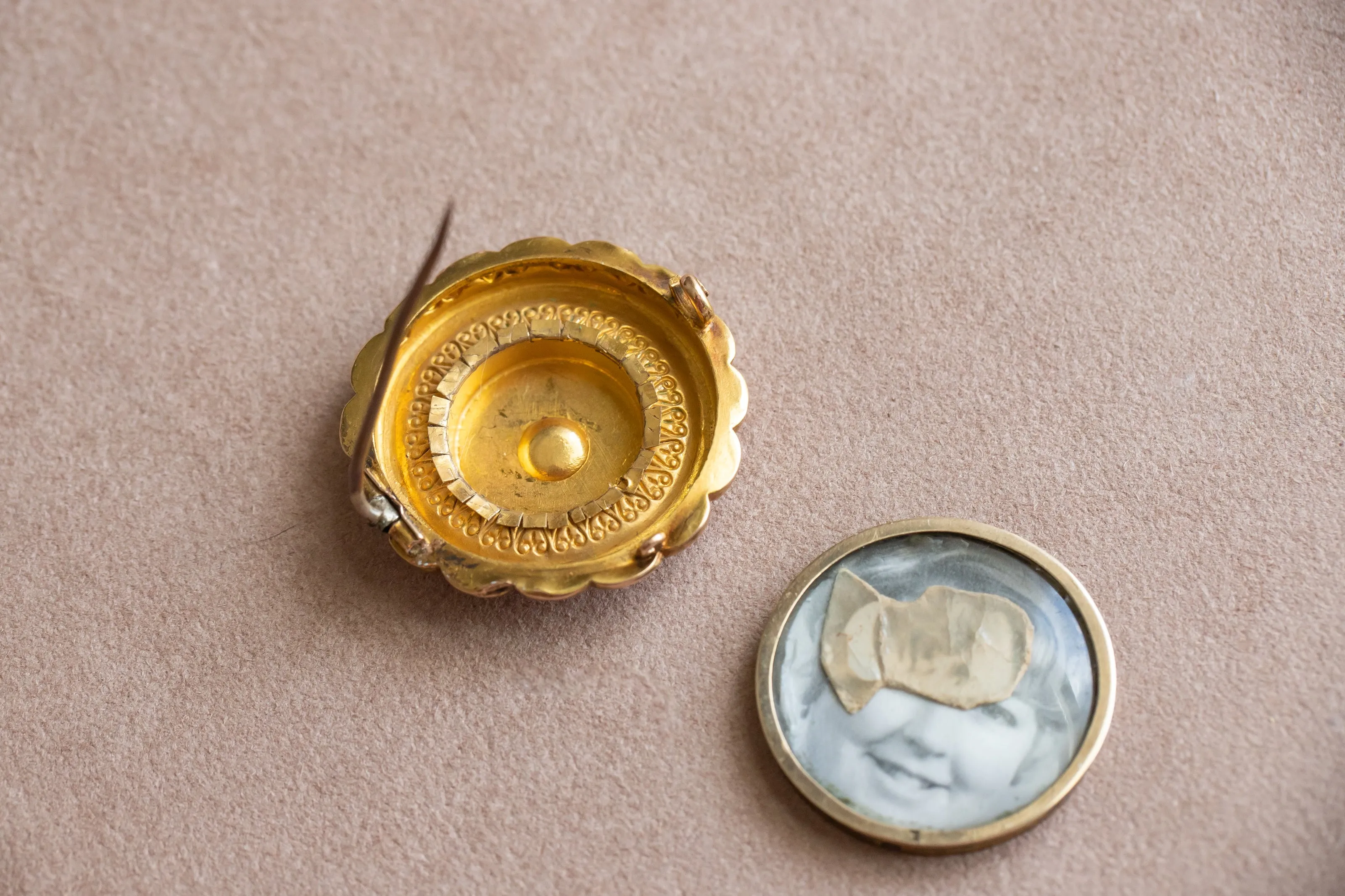 Victorian 14k 8.4g 0.10 CT Rose Cut Diamond Star Set Etruscan Revival Locket Brooch with Original Photos