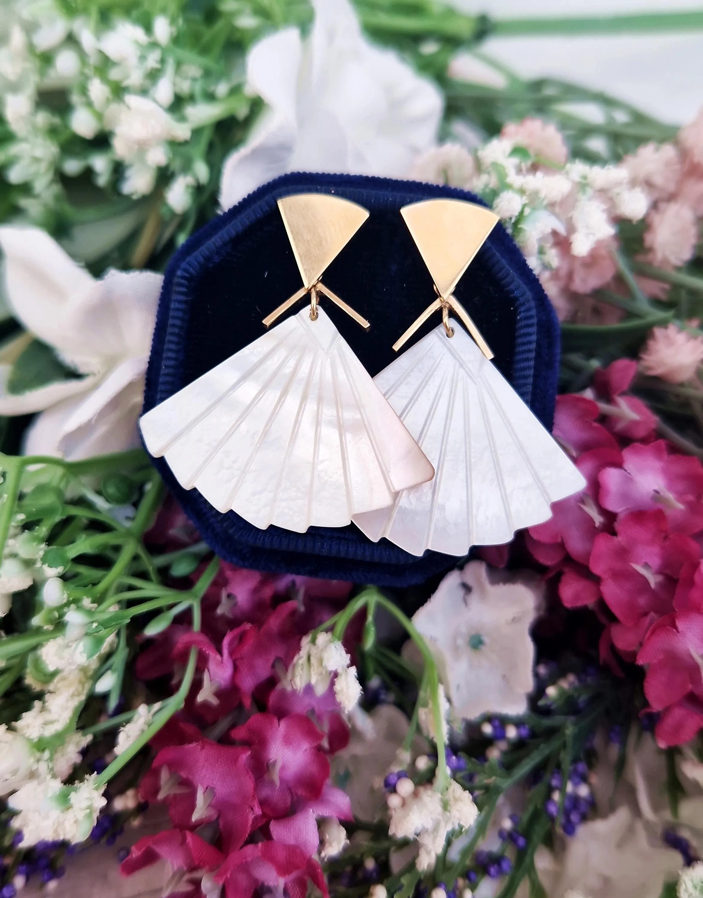 Vintage Art Deco Style 9ct Yellow Gold Mother of Pearl Fan Shaped Stud Drop Earrings