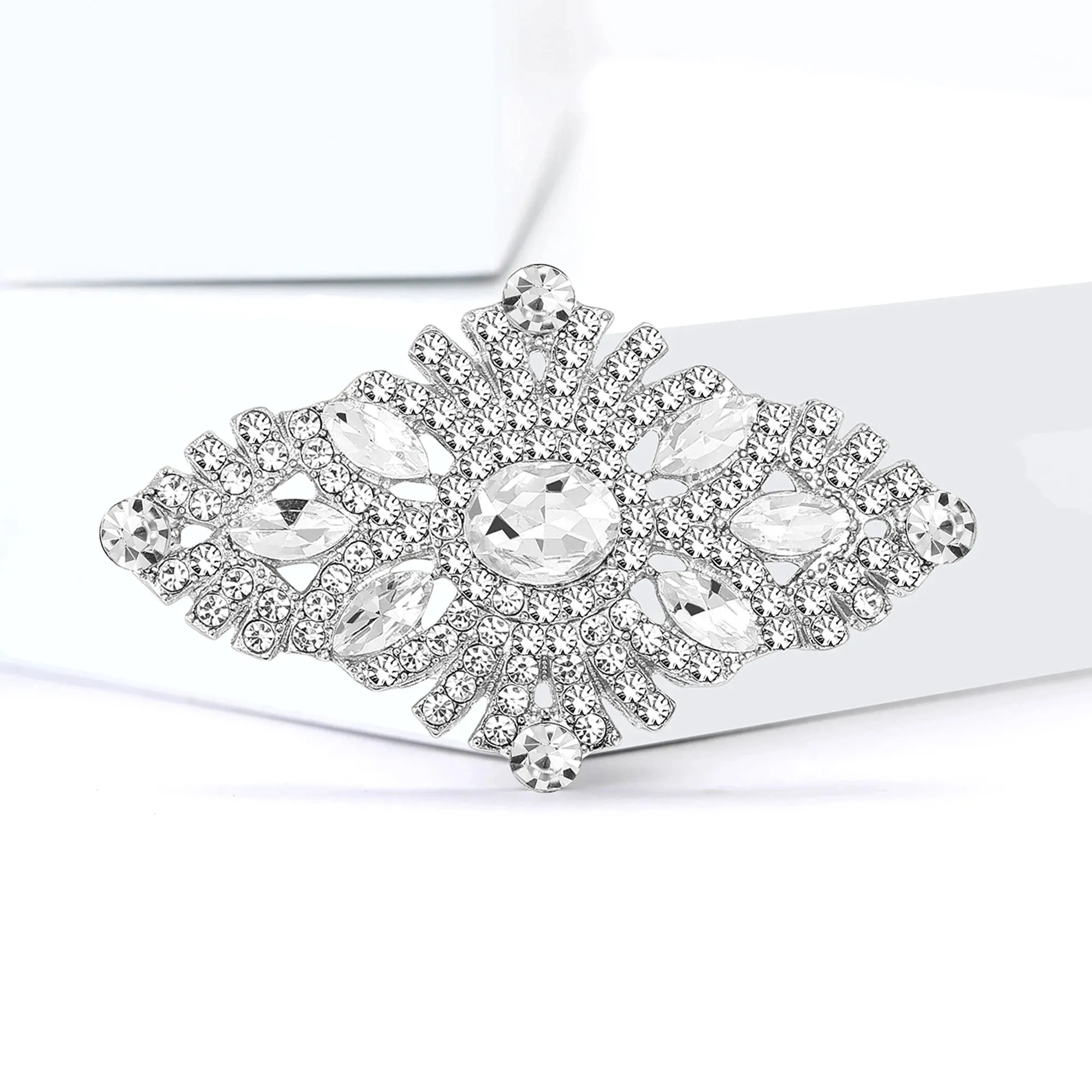 Wedding Bridal Rhinestone Flower Brooches for Women Elegant Flower Design Pins Office Party Friend Gifts Jewelry Accessories