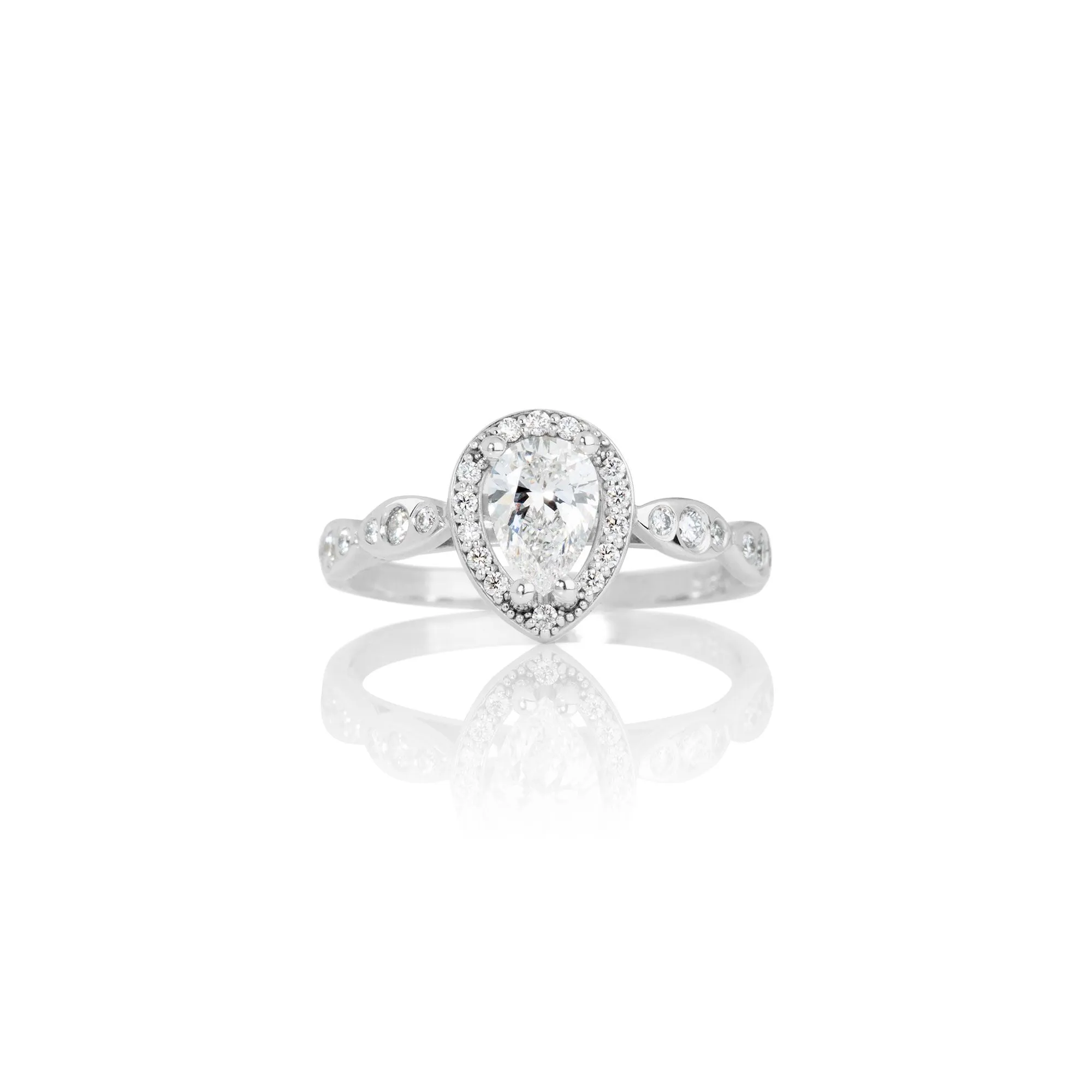 Women's diamond ring