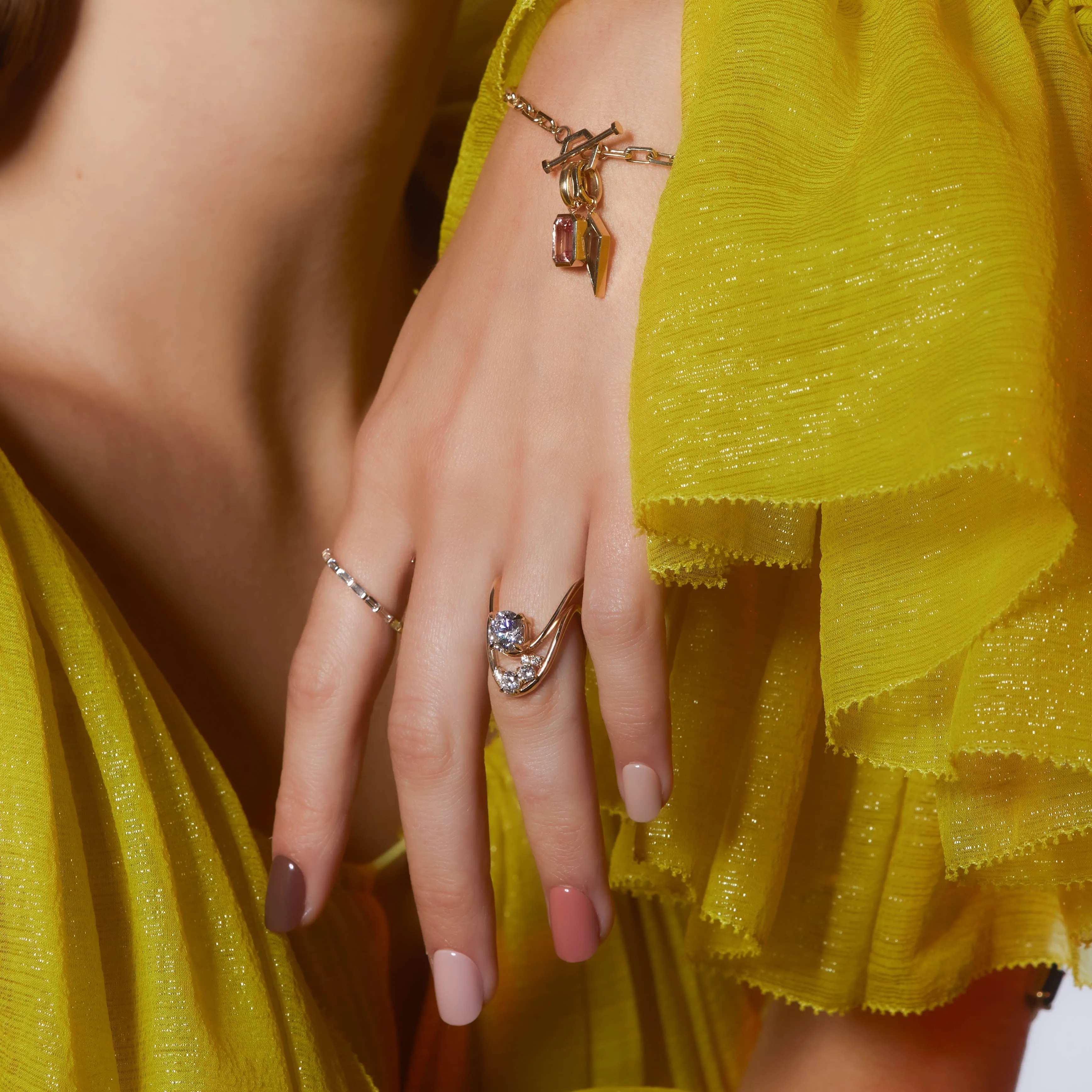 Zaha Brilliant Deep Curve Ring